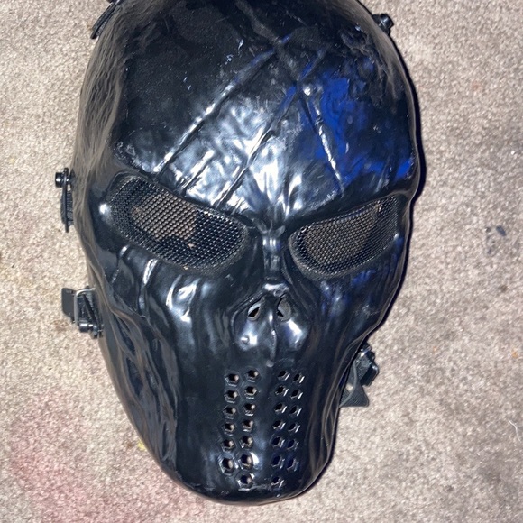Face mask that is used for outside and air soft weapons - Picture 3 of 4